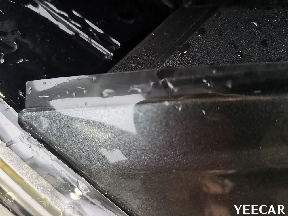 奥迪A6L施工YEECAR漆面保护膜过程展示（图十六 预留包边）