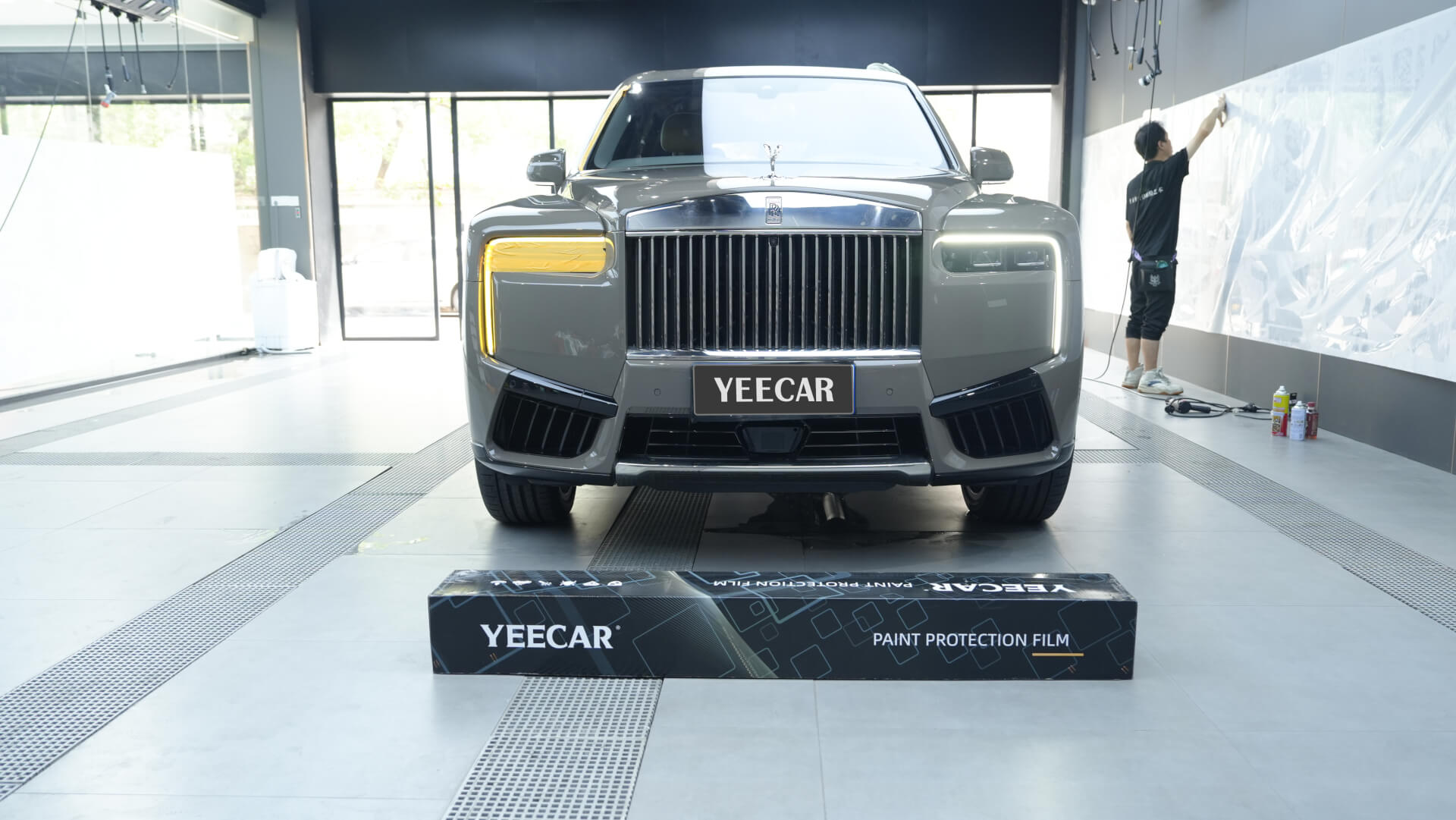 唯有顶级，方能相配：劳斯莱斯库里南装贴艺卡G6隐形车衣