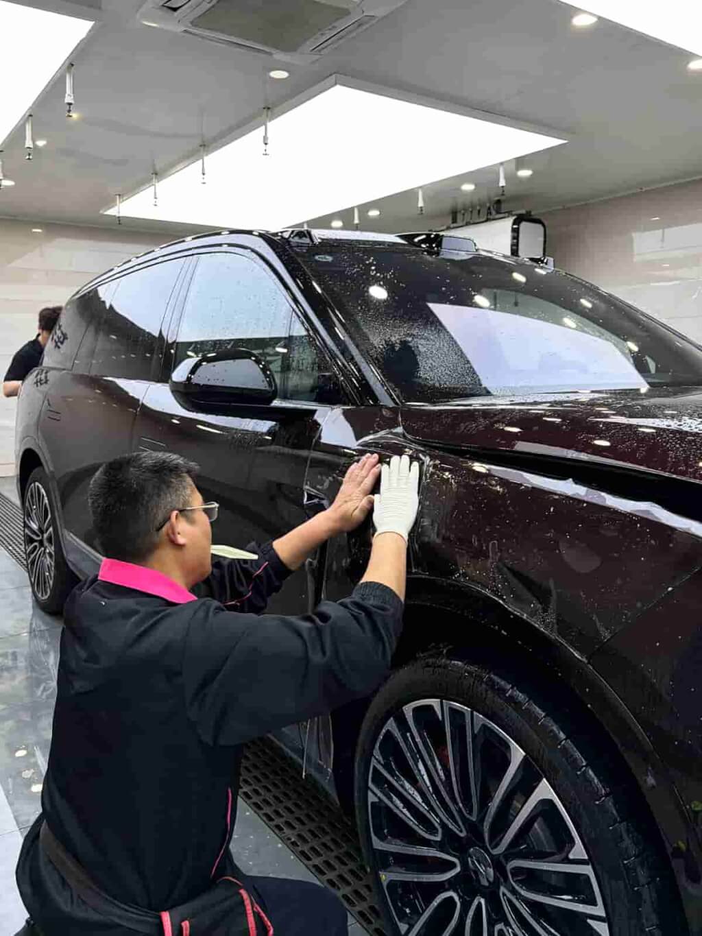 隐形车衣品质核心：决定价格与寿命的4类基材，艺卡用的是哪一种？