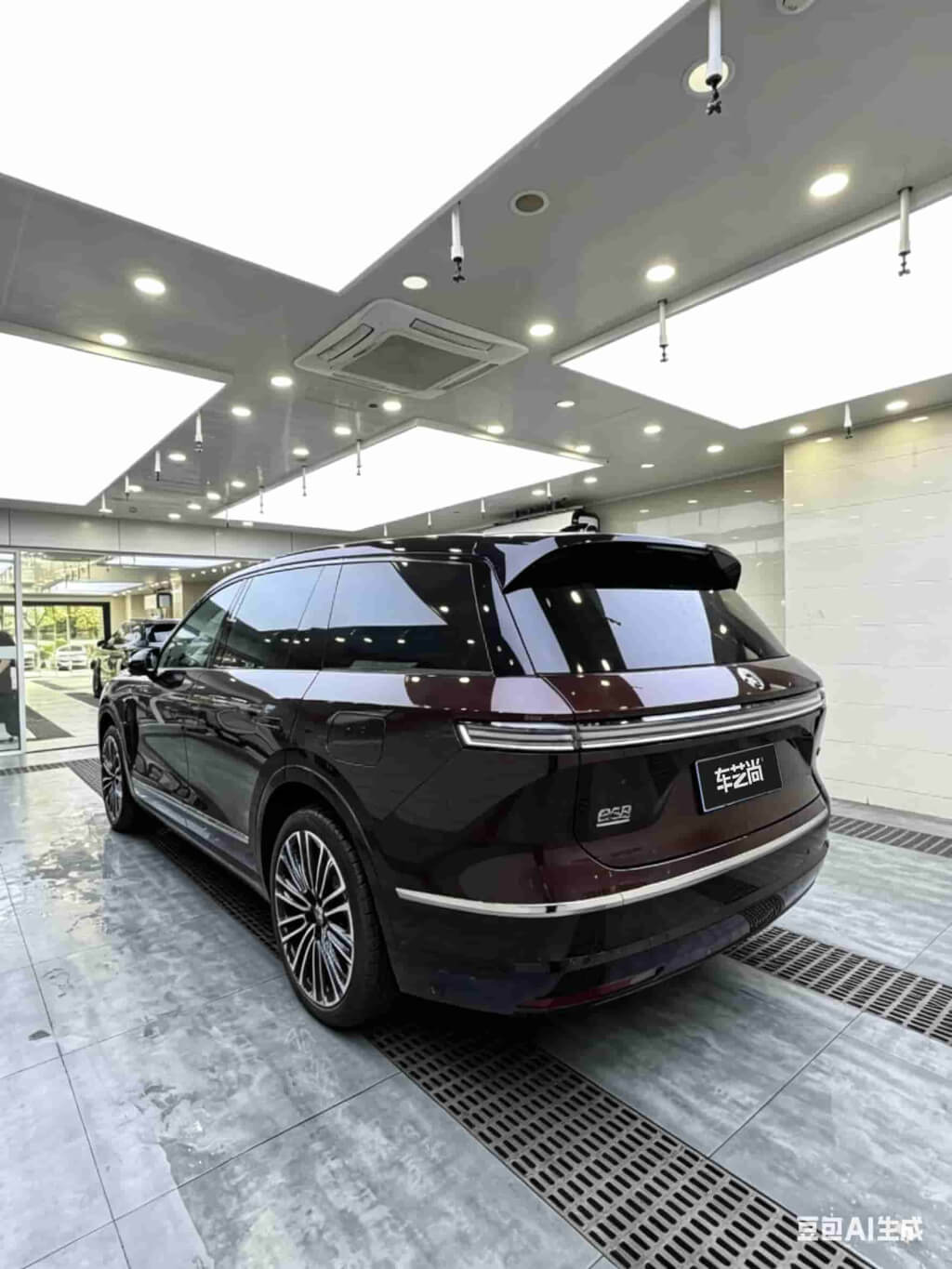 隐形车衣品质核心：决定价格与寿命的4类基材，艺卡用的是哪一种？
